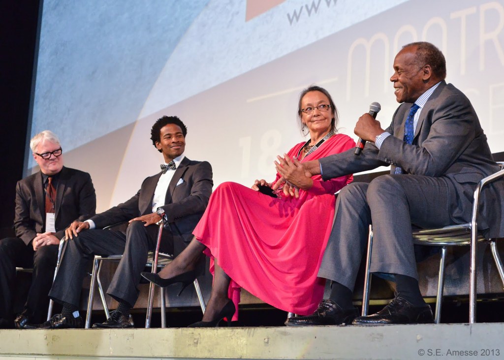 De gauche à droite: le réalisateur Norry Niven, et les acteurs Mike Wade, Tantoo Cardinal et Danny Glover.