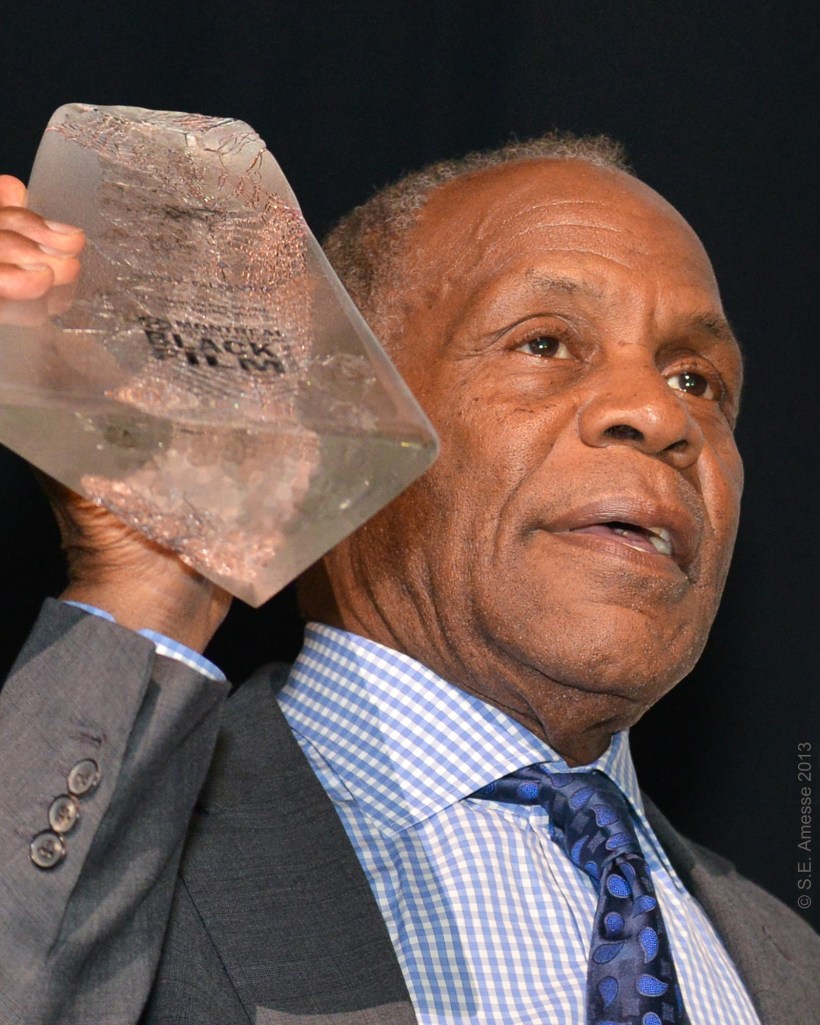 L'acteur et producteur Danny Glover reçoit le Prix humanitaire 2013.