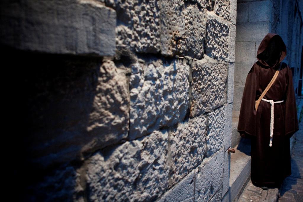 Spectre mur de pierre